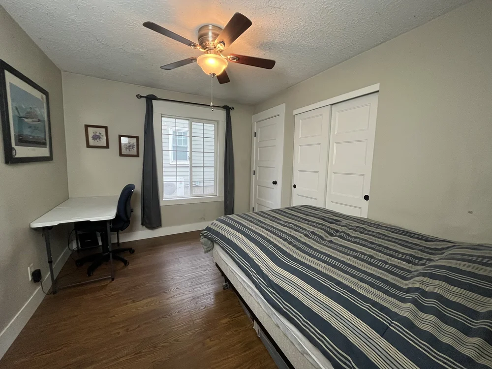Private bedroom in the 1st Street student house